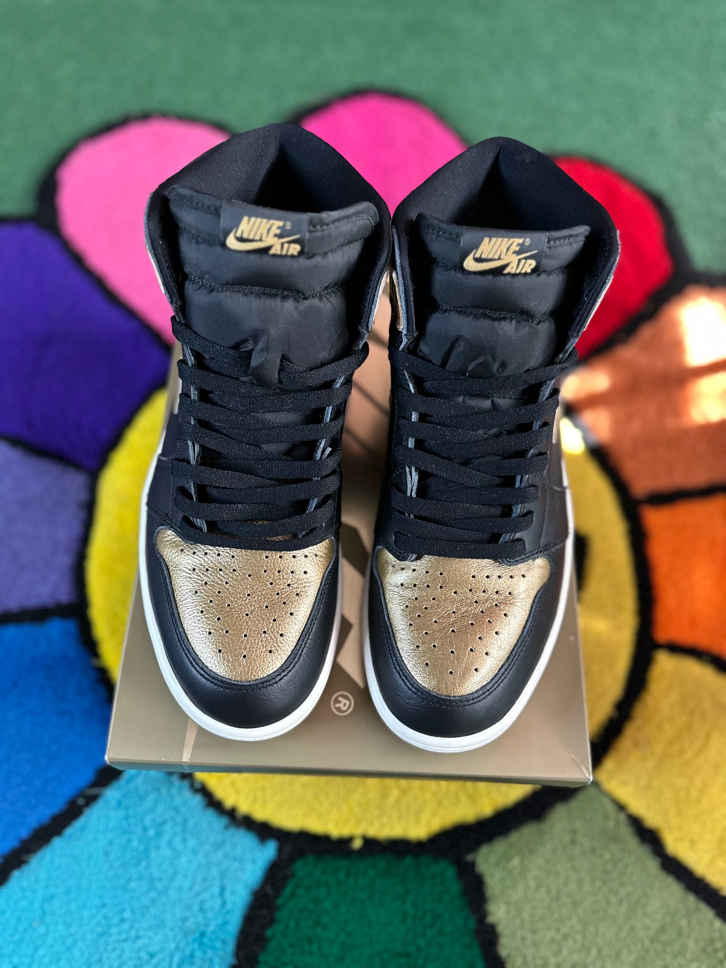 Jordan 1 Retro High OG “Black Metallic Gold”