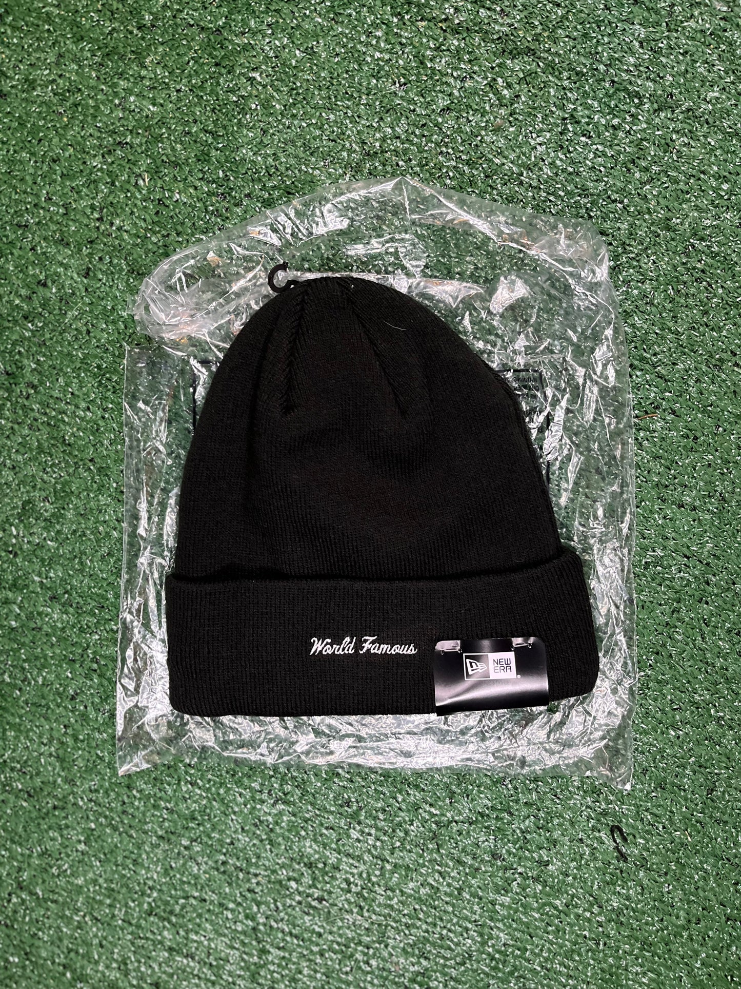 Supreme X New Era Box logo Beanie
“Black”