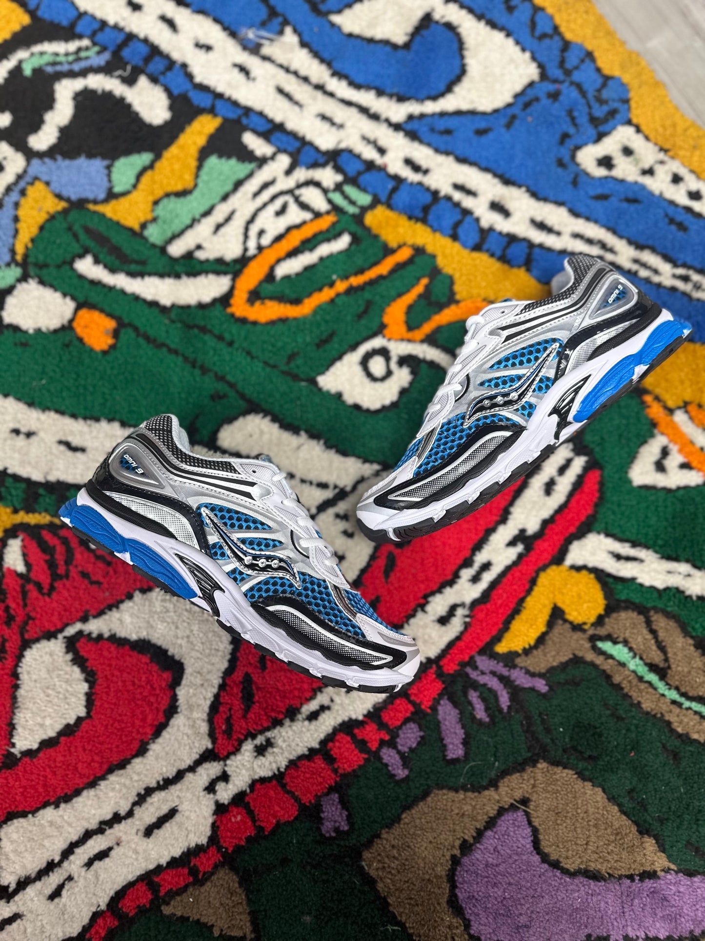 Saucony Progrid Omni 9 “Royal Silver”