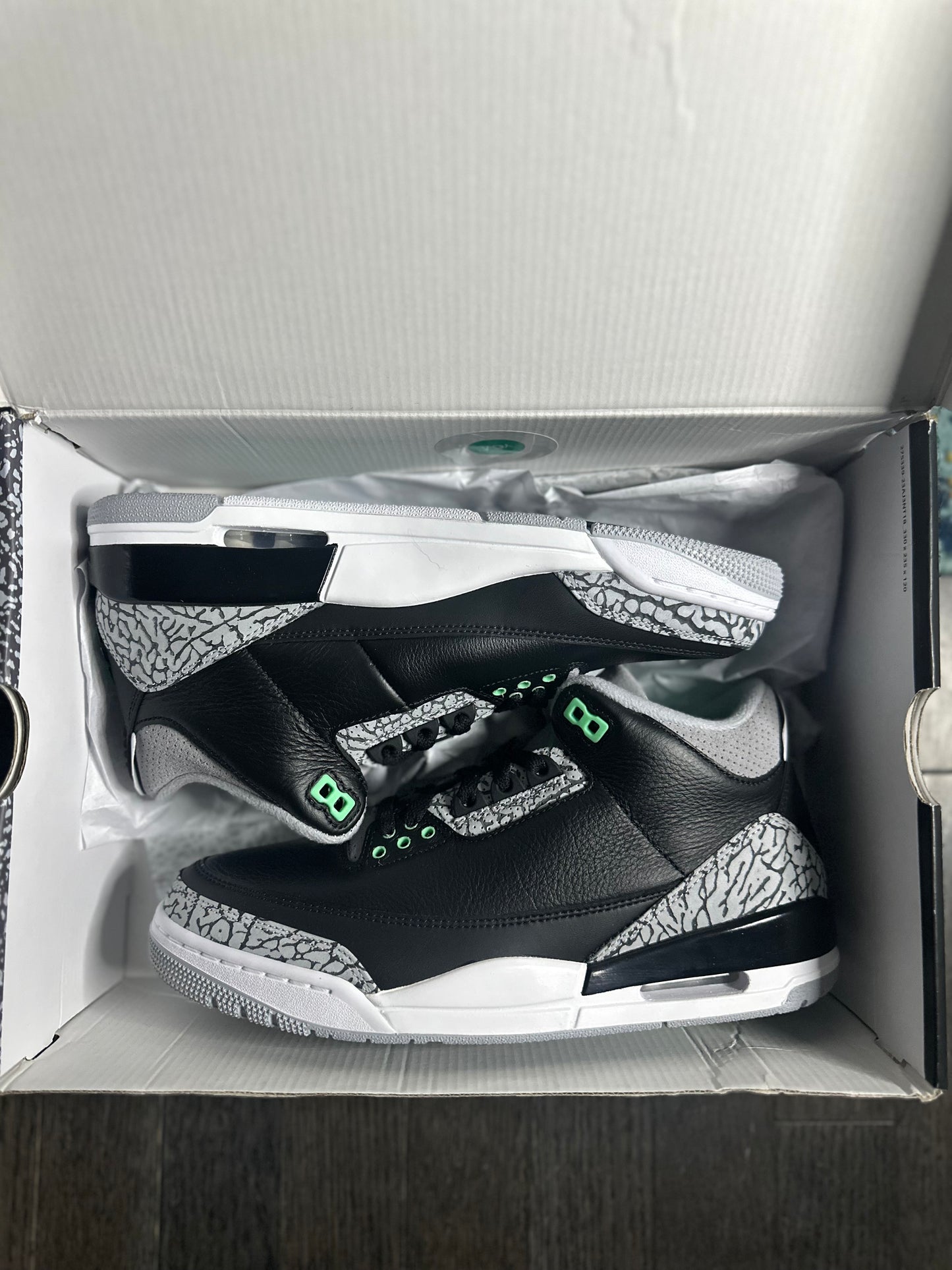 Jordan 3 Retro “Green Glow”