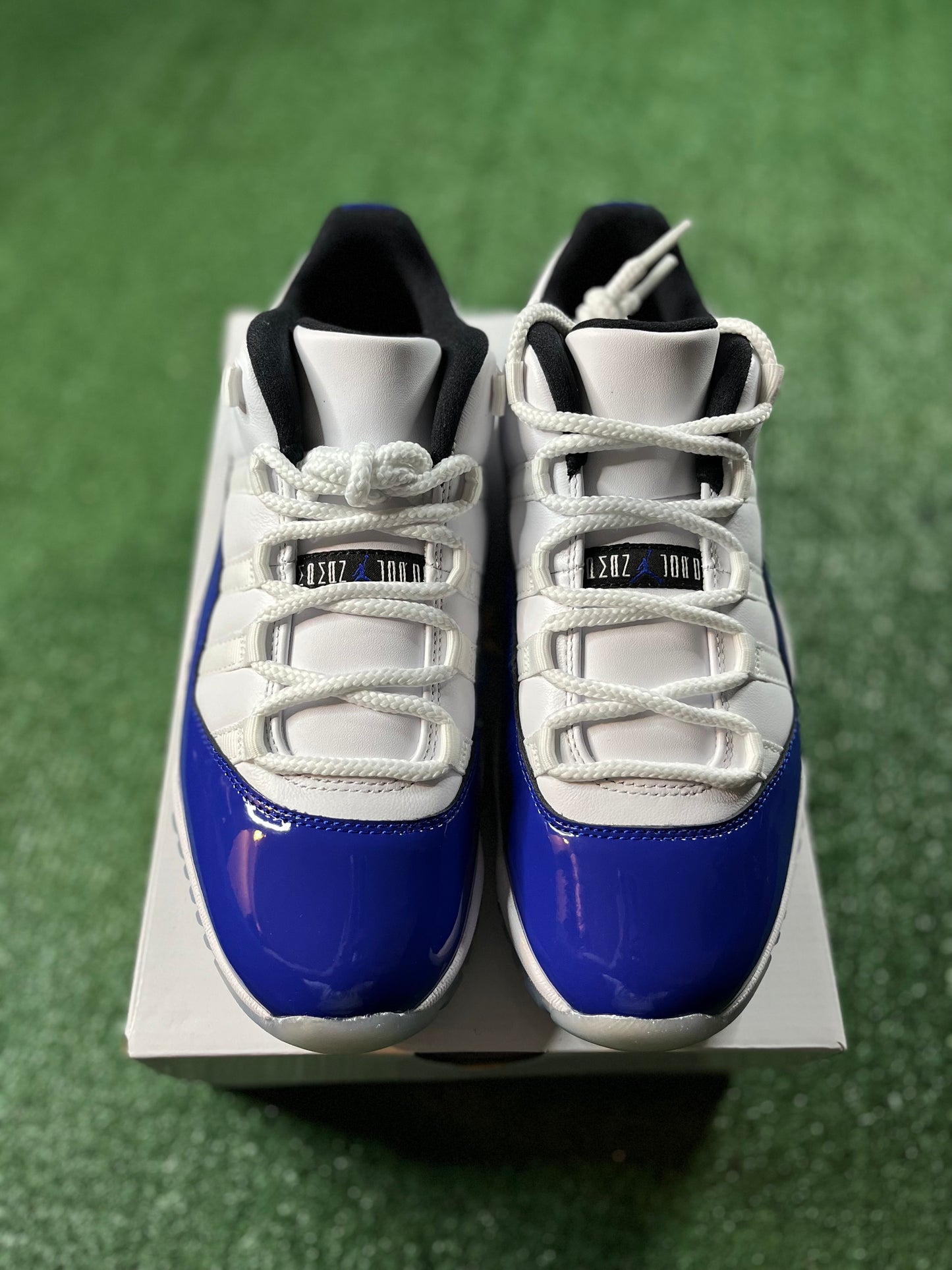 Jordan 11 Retro Low “White Concord”