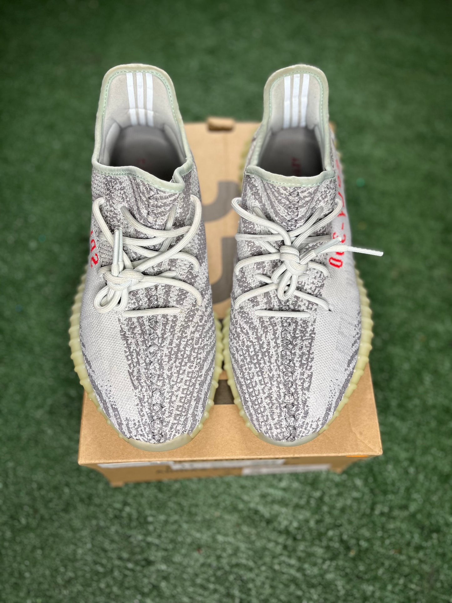 Yeezy  Boost 350 V2
“Blue Tint”