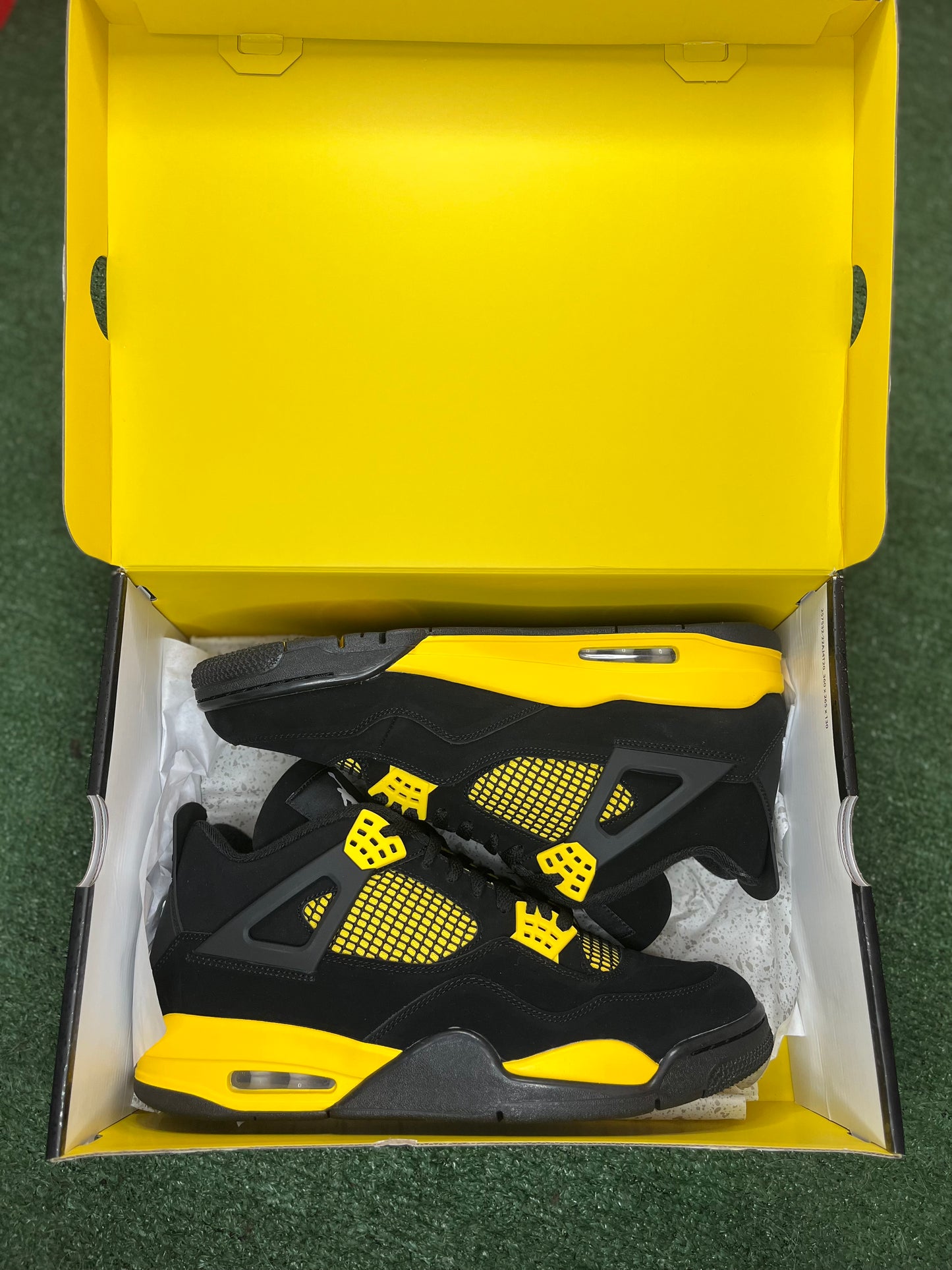 Jordan 4 Retro “Thunder “