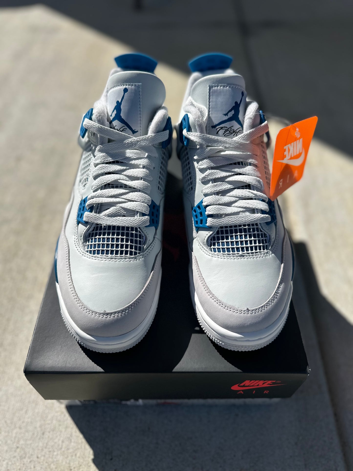 Jordan 4 Retro “Military Blue” (2024)