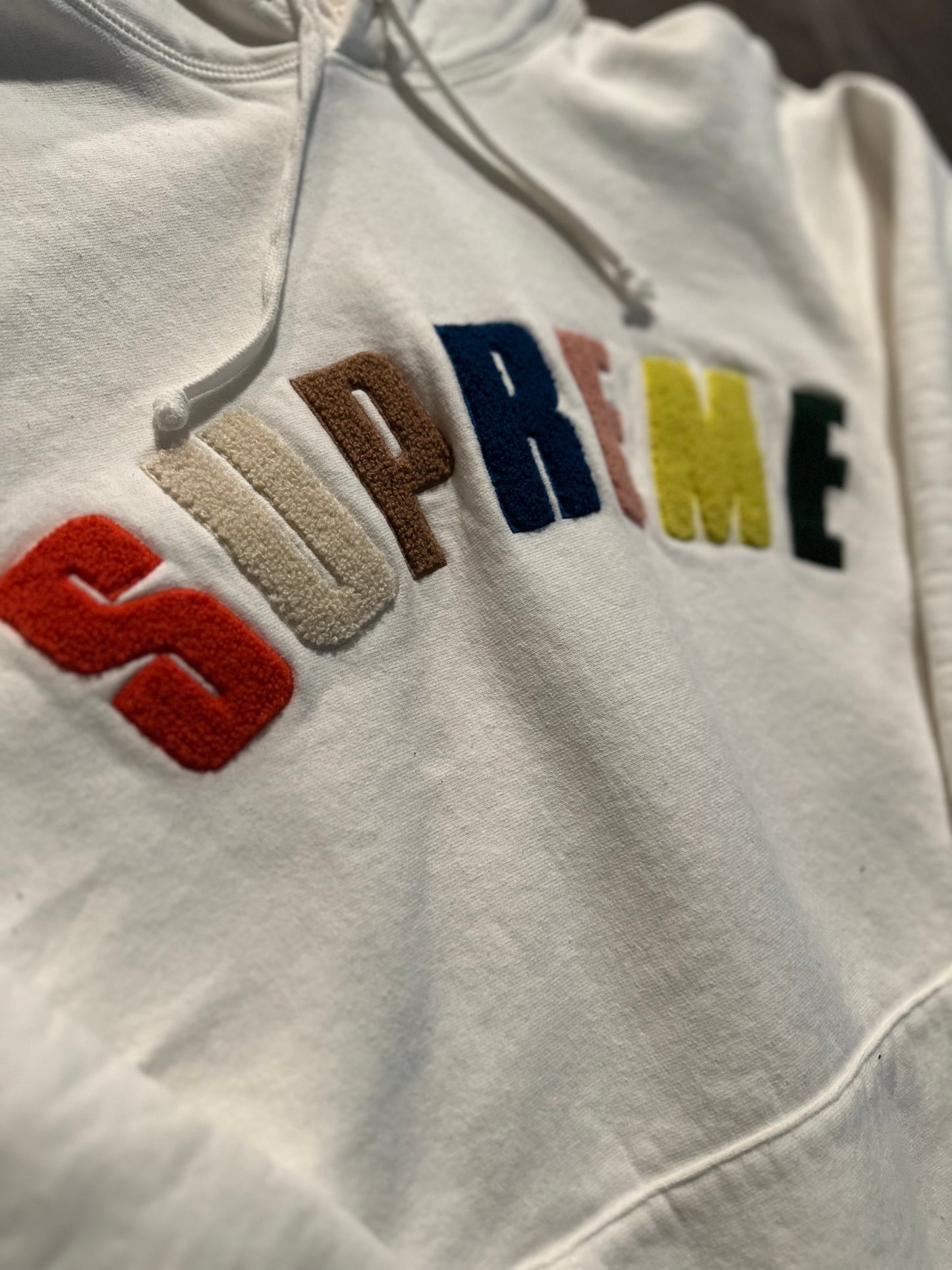 Supreme “Chenille Arc Logo”Hooded Sweatshirt
