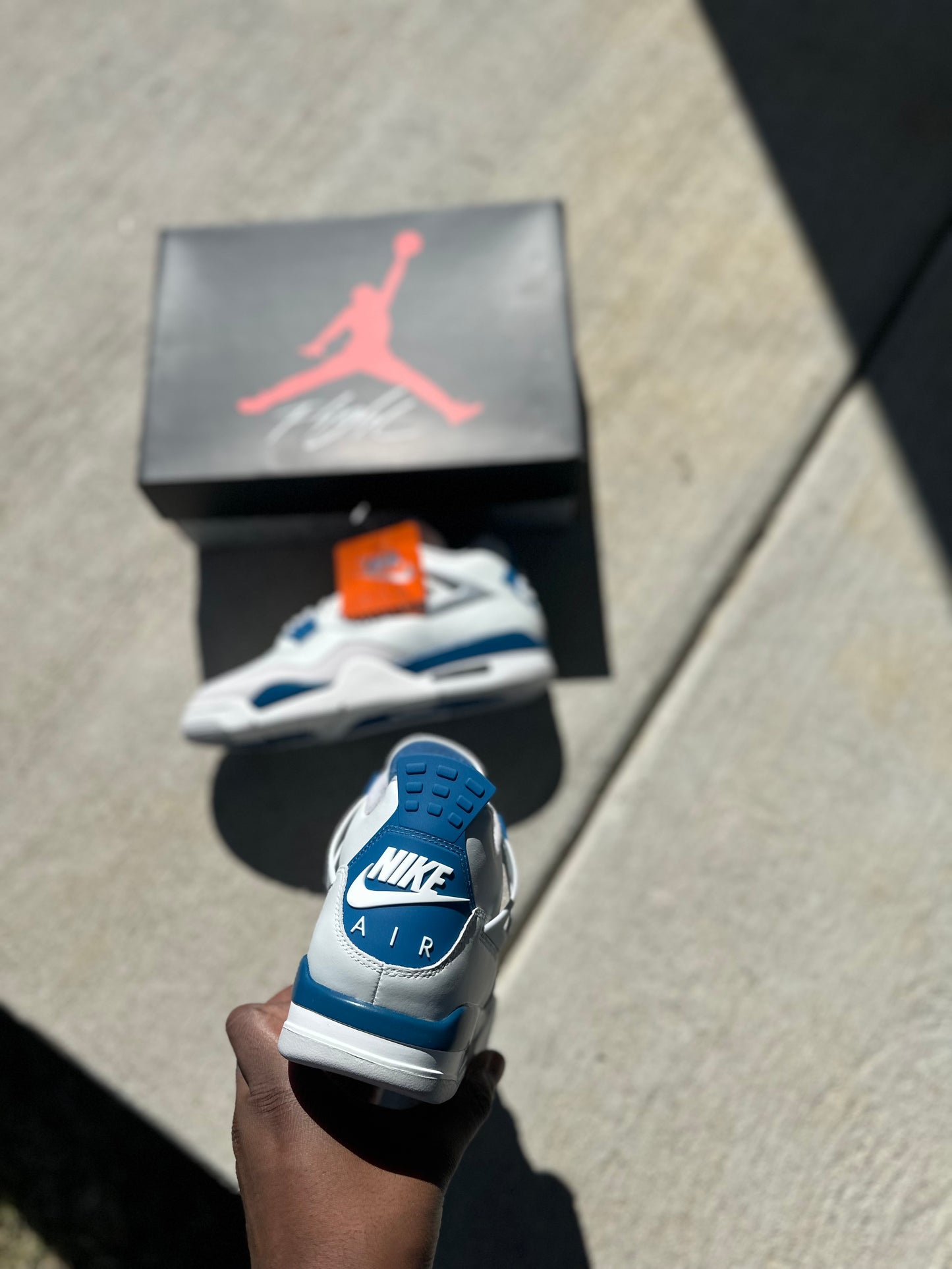 Jordan 4 Retro “Military Blue” (2024)