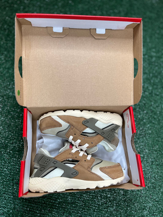 Stussy X Huarache LE TD “Dessert Oak”