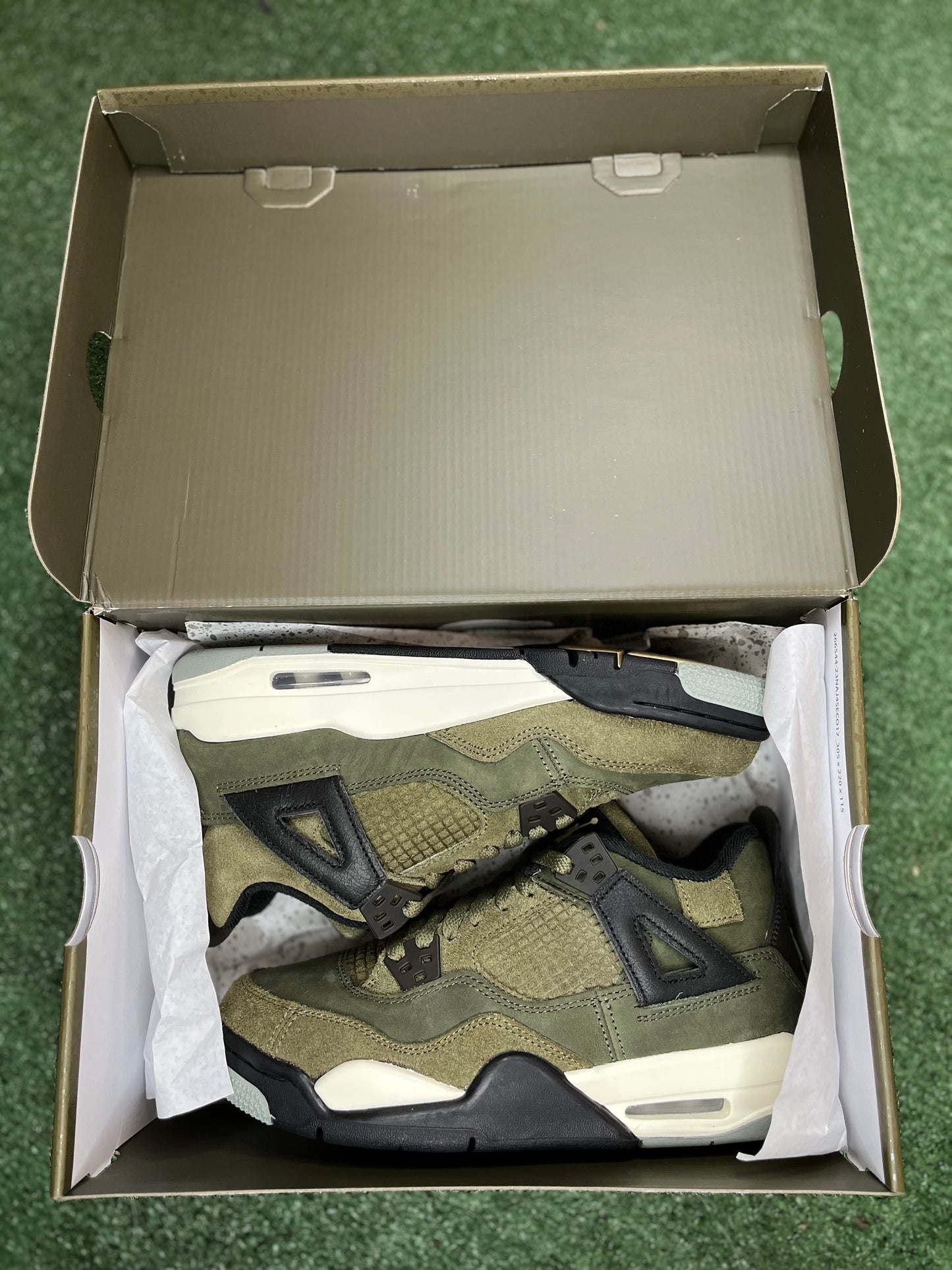 Jordan 4 Retro “Craft Olive”