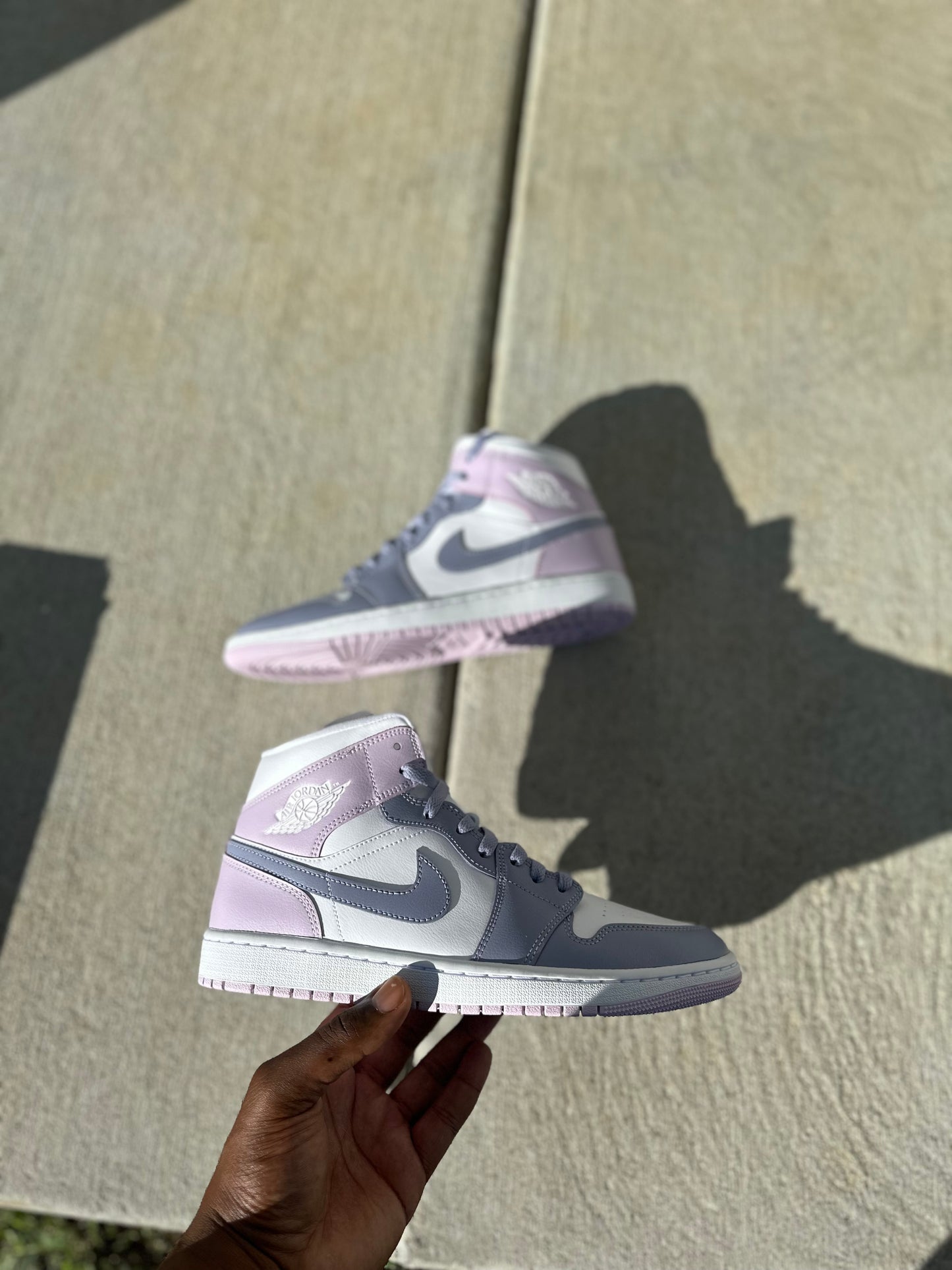 Jordan 1 Mid  “ Indigo Haze Doll White”