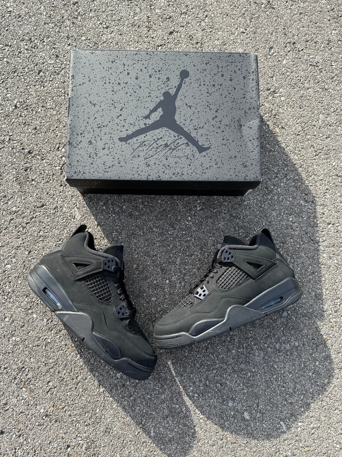 Jordan 4 Retro “Black Cat” (2025)