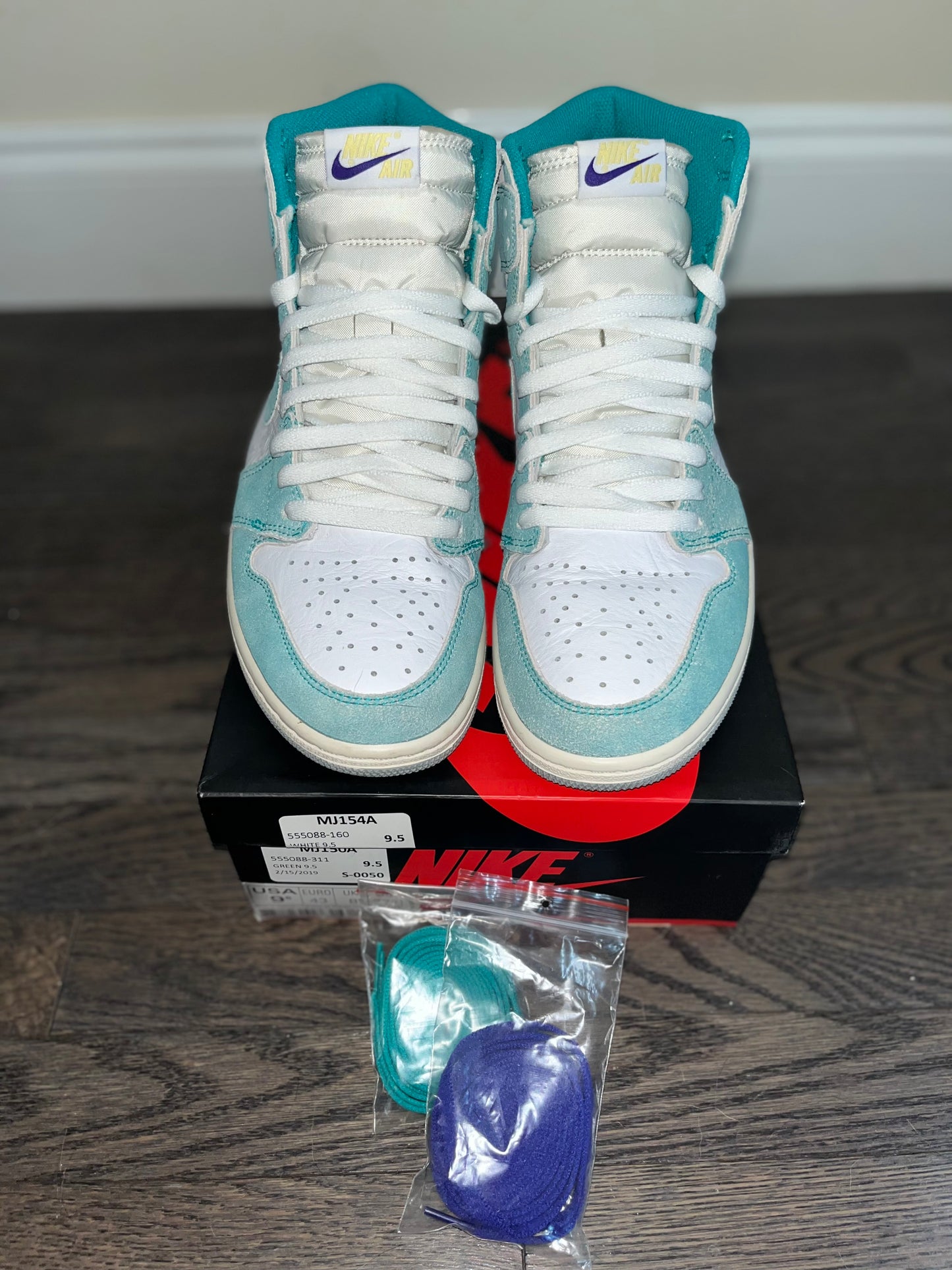 Air Jordan 1 Retro High OG “Turbo Green”