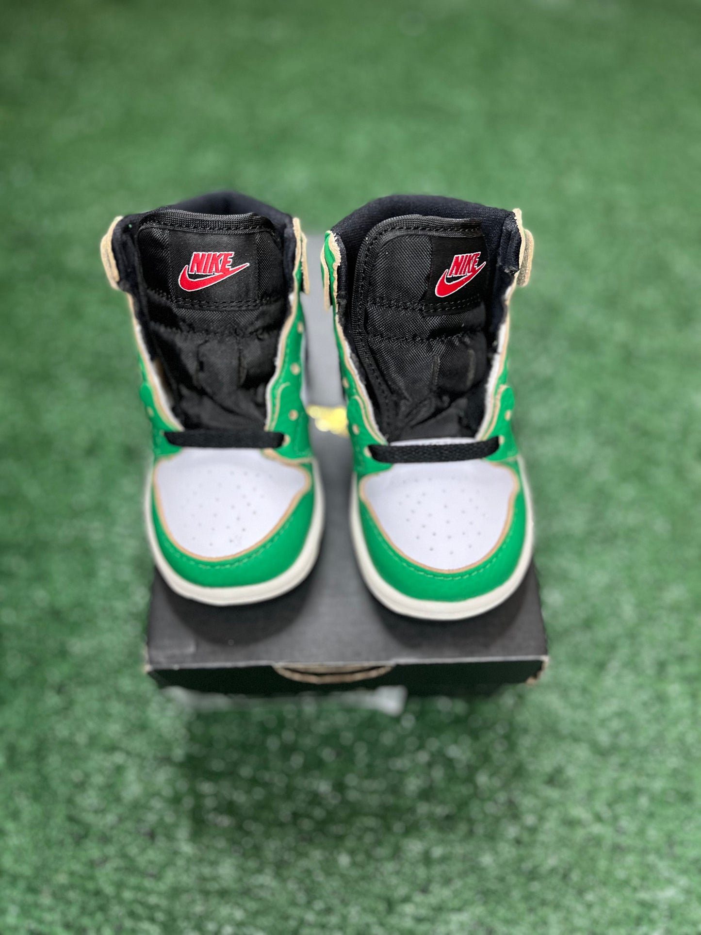 Air Jordan 1 Retro High OG TD “Lucky Green”