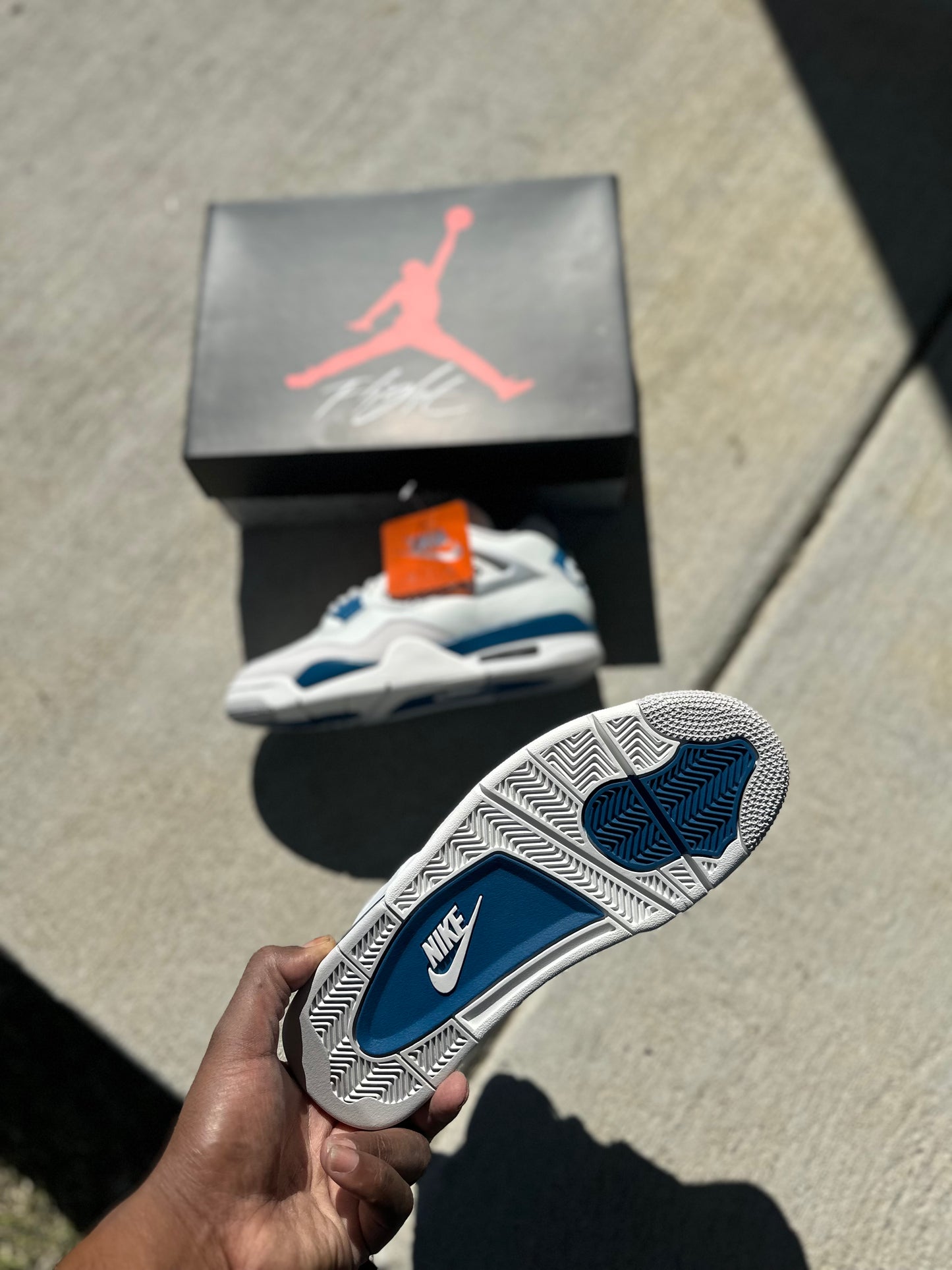 Jordan 4 Retro “Military Blue” (2024)