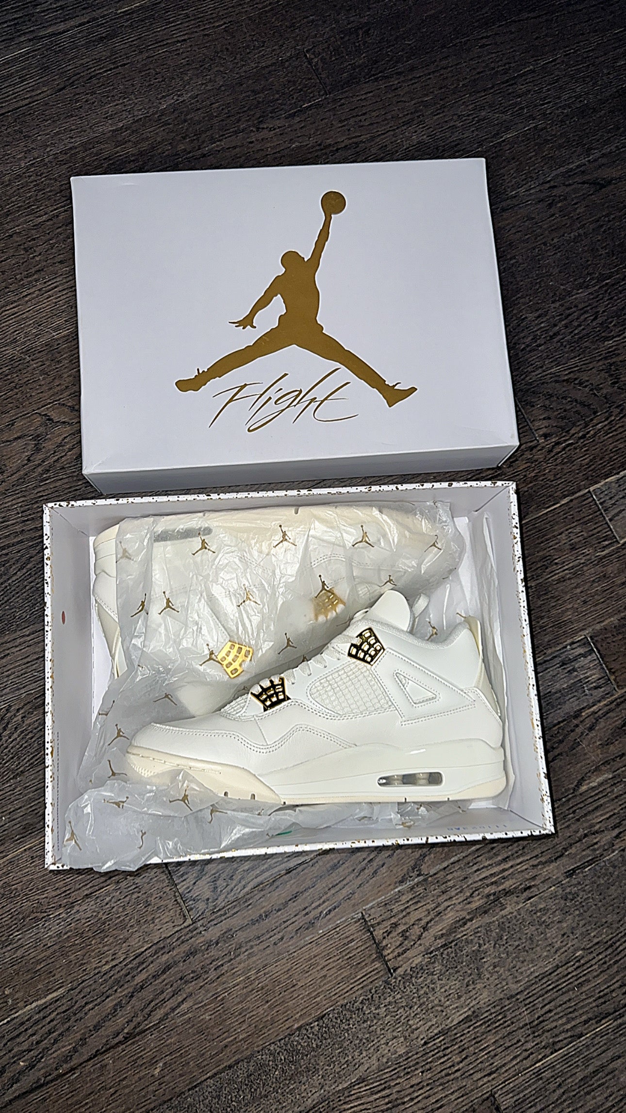 Jordan 4 Retro “Metallic Gold”