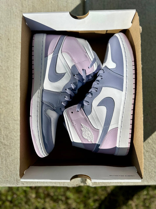 Jordan 1 Mid  “ Indigo Haze Doll White”