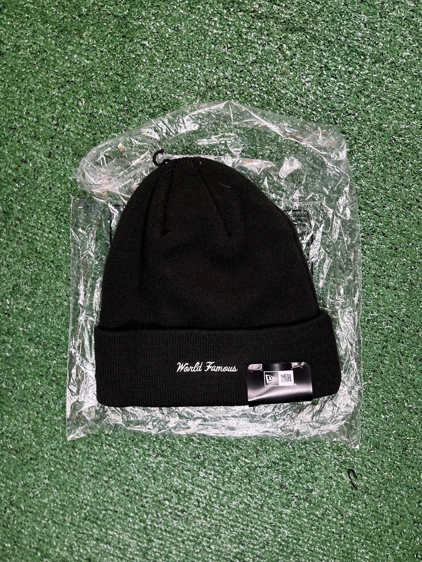 Supreme X New Era Box logo Beanie 
“Black”