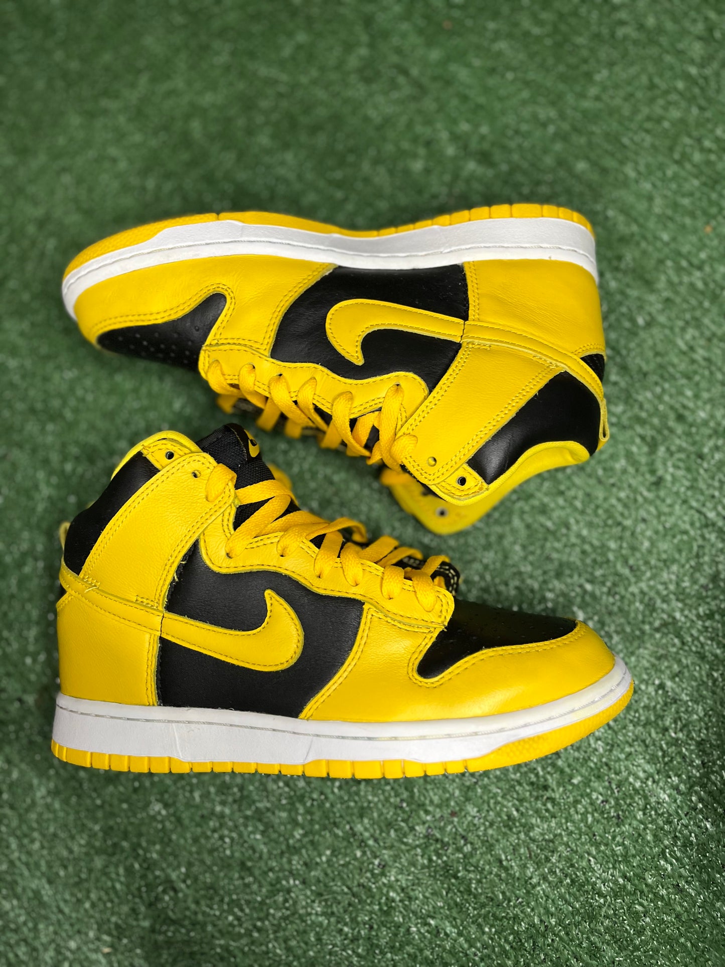 Nike Dunk High “Varsity Maize”