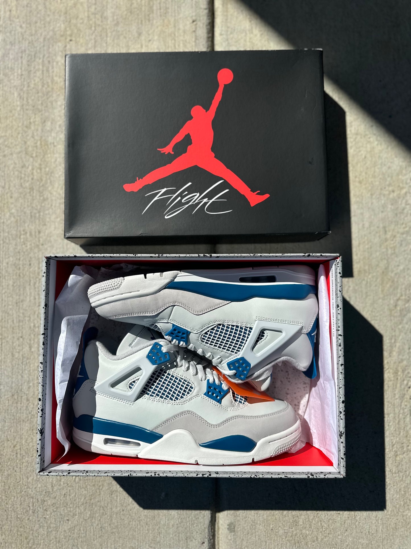 Jordan 4 Retro “Military Blue” (2024)