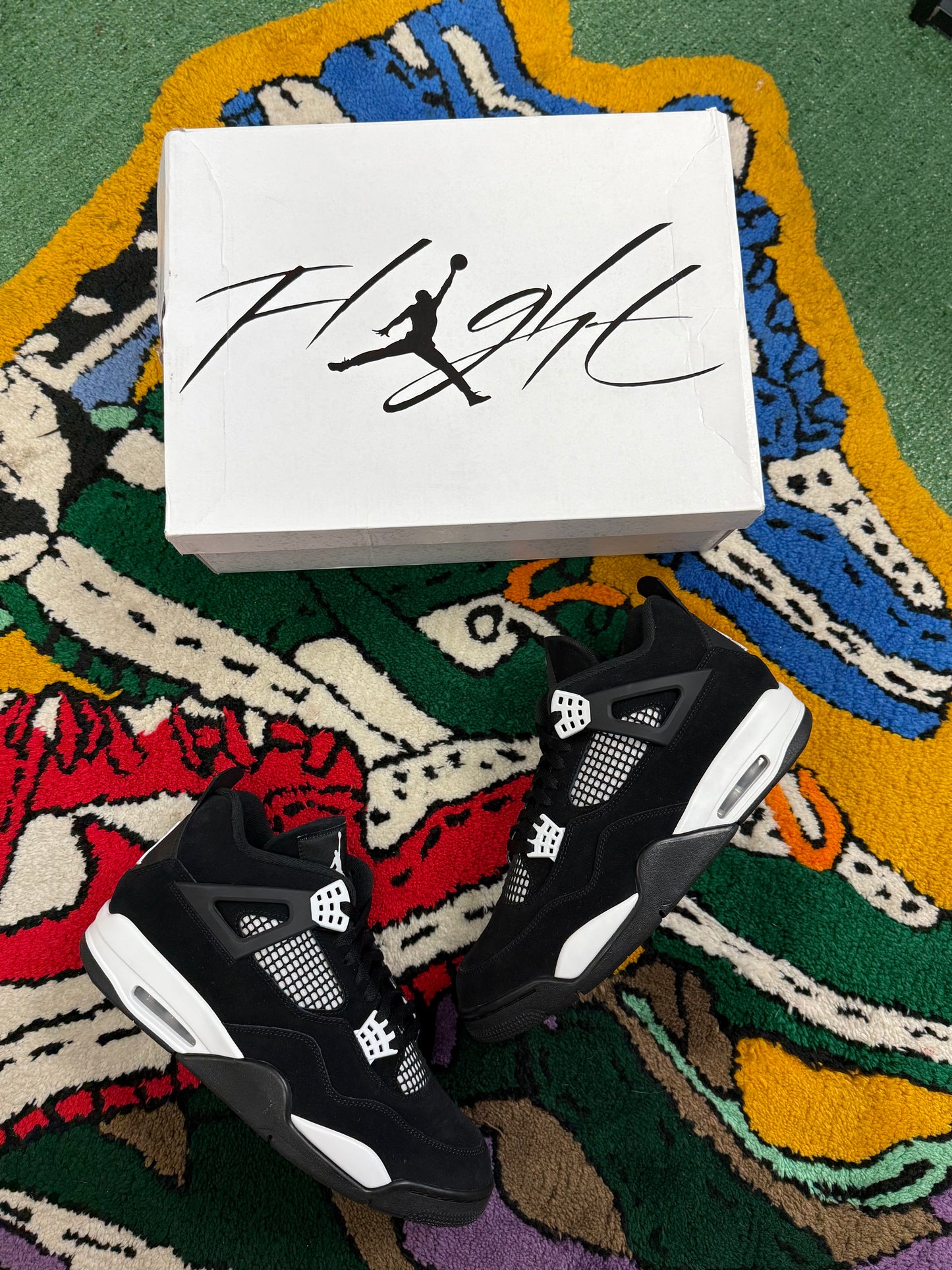 Jordan 4 Retro “White Thunder”