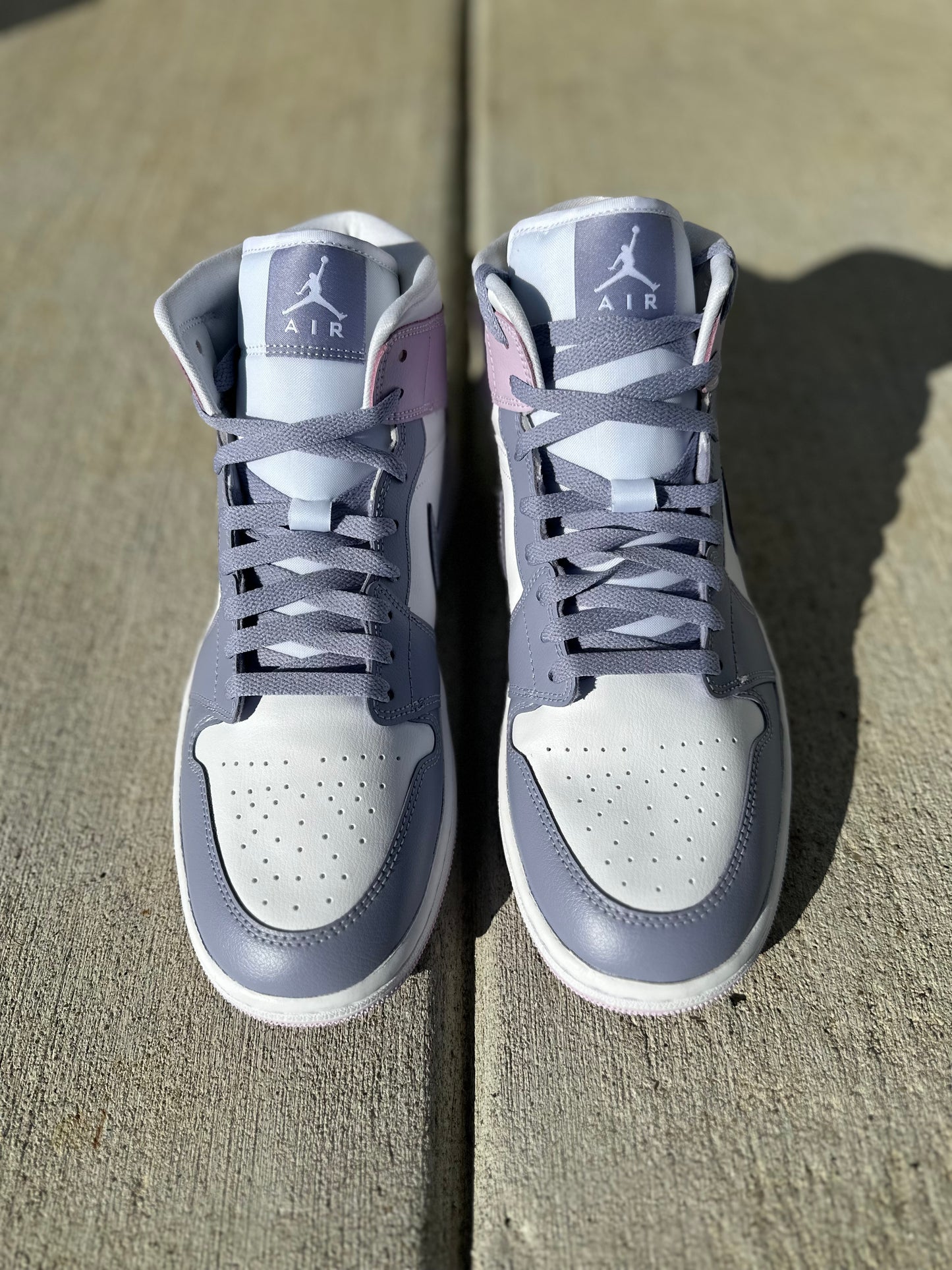 Jordan 1 Mid  “ Indigo Haze Doll White”
