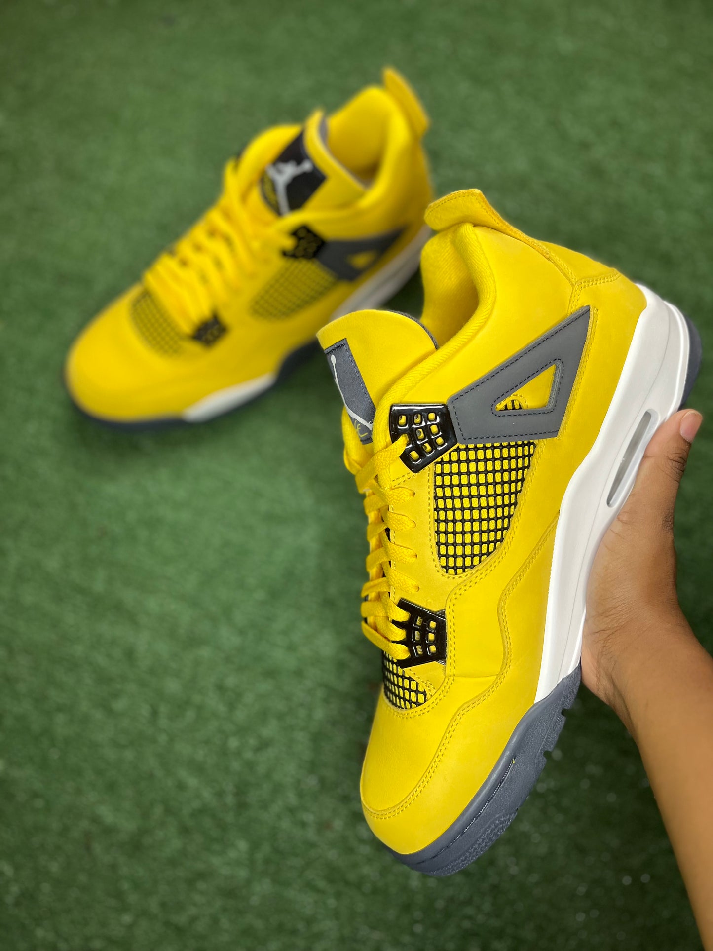 Air Jordan 4 Retro “Lightning”