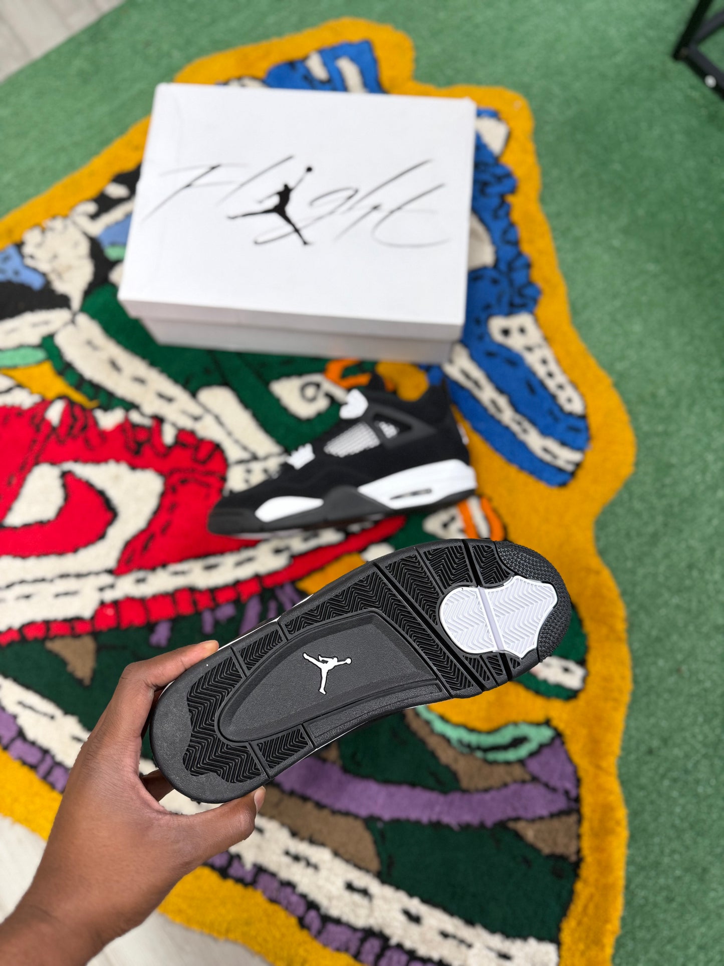 Jordan 4 Retro “White Thunder”