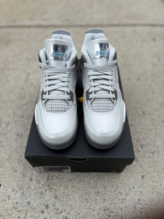 Jordan 4 Retro “Photon Dust Blue Chill”