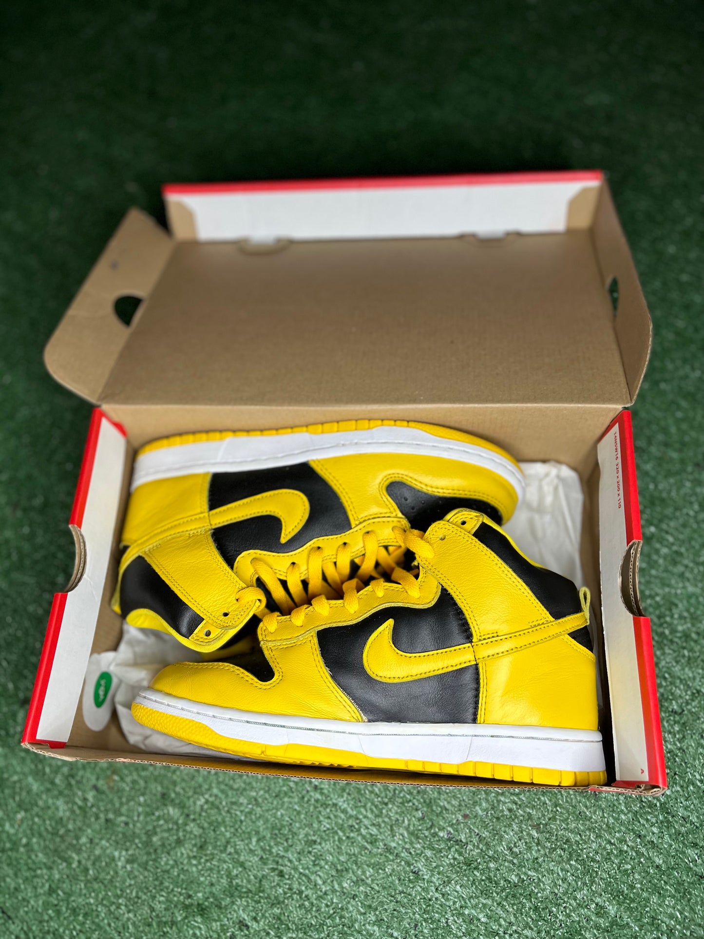 Nike Dunk High “Varsity Maize”