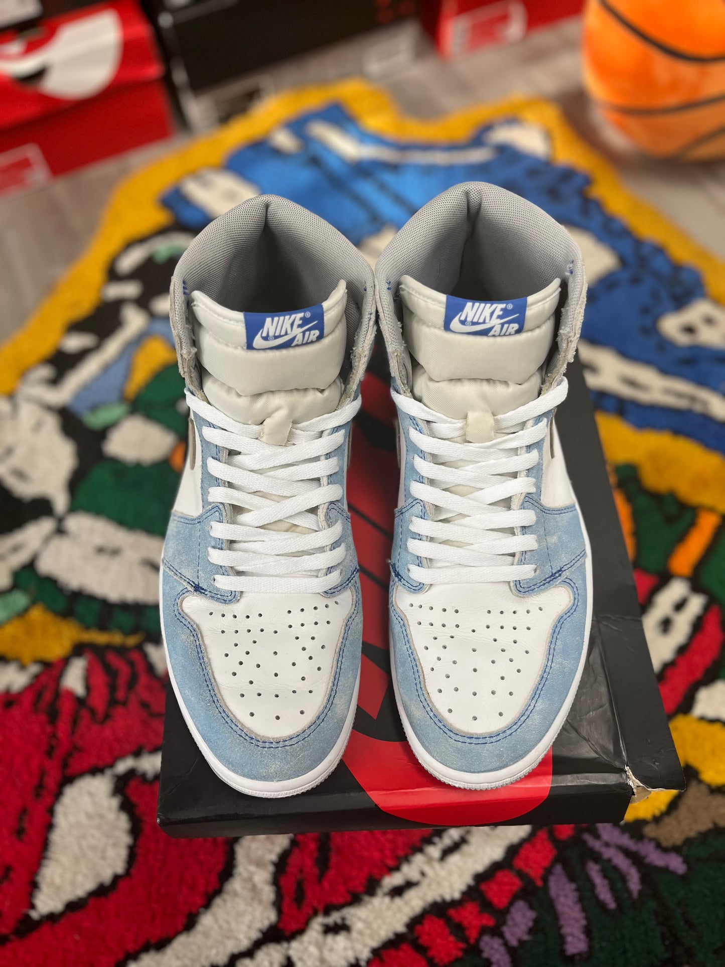 Jordan 1 High “Hyper Royal”