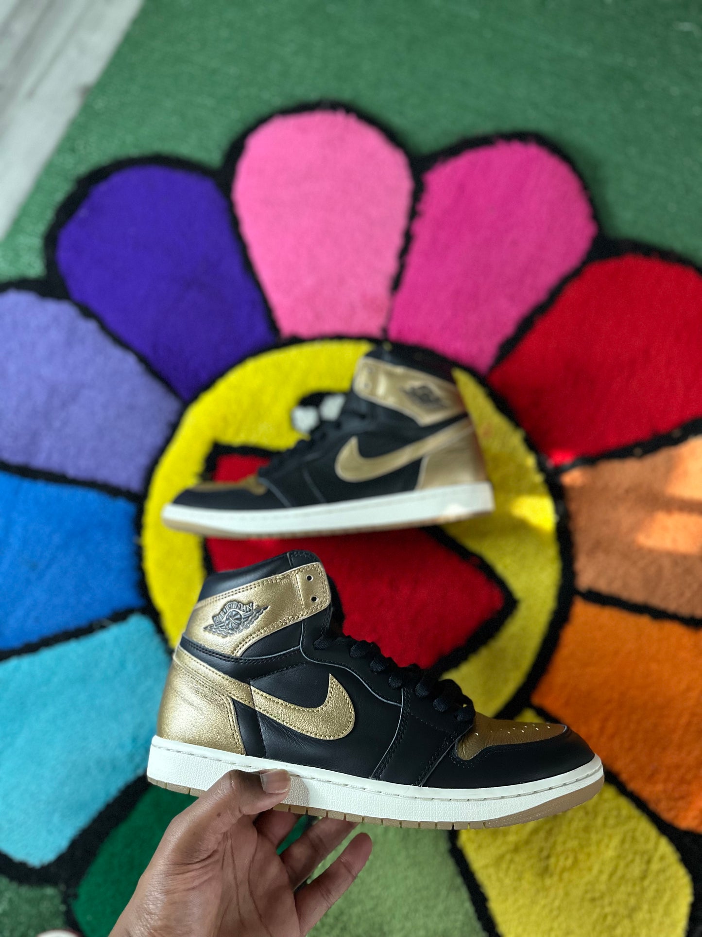 Jordan 1 Retro High OG “Black Metallic Gold”