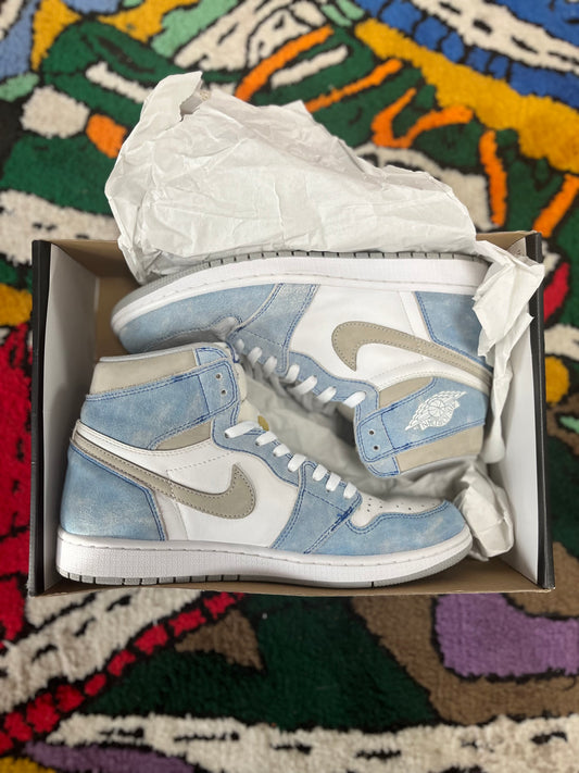 Jordan 1 High “Hyper Royal”