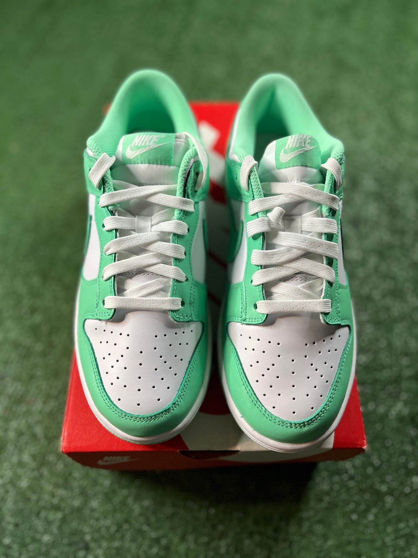 Nike Dunk Low “Green Glow”