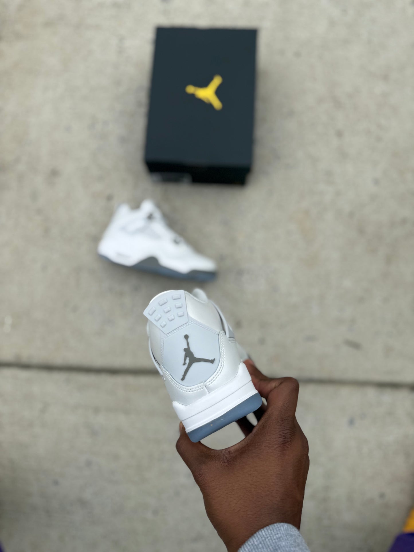 Jordan 4 Retro “Photon Dust Blue Chill”