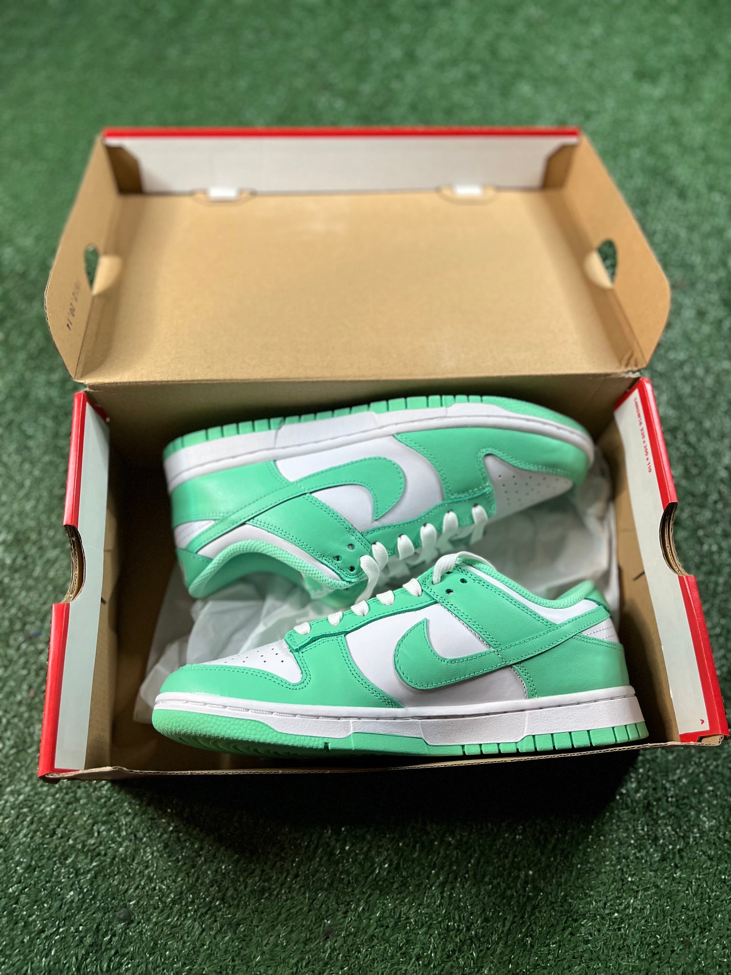 Nike Dunk Low “Green Glow”