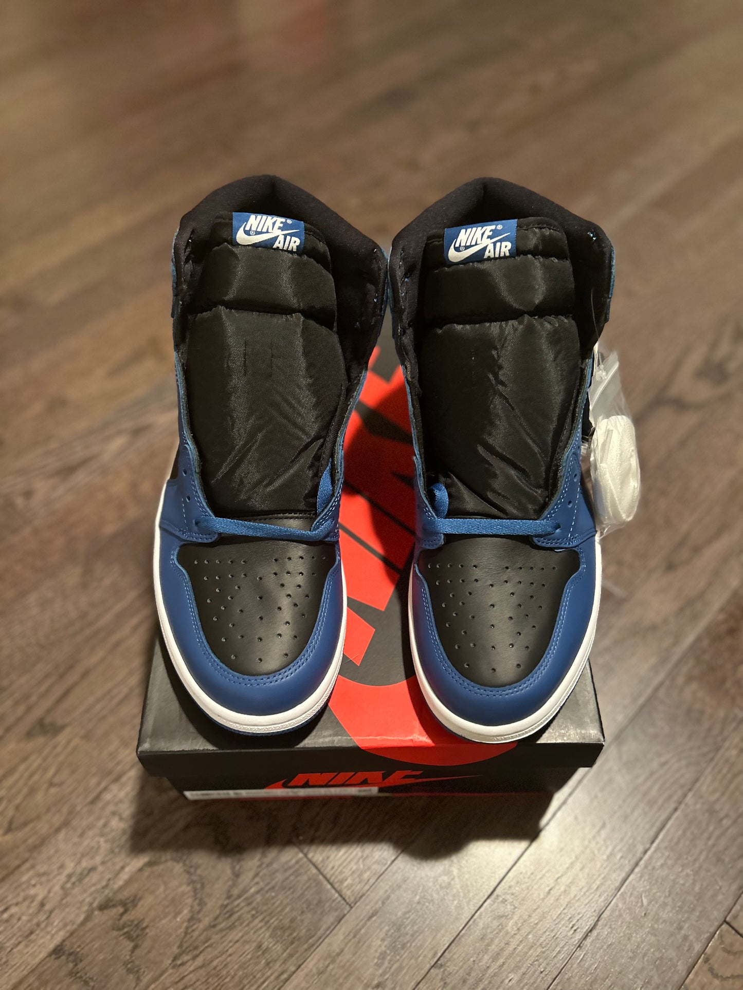 Jordan 1 Retro High “Dark Marina Blue”